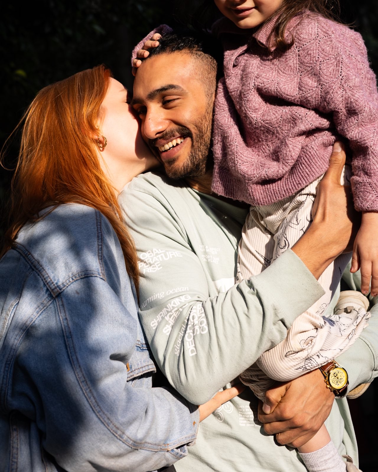 Elena, Amina und Badr nach seiner Freilassung © privat