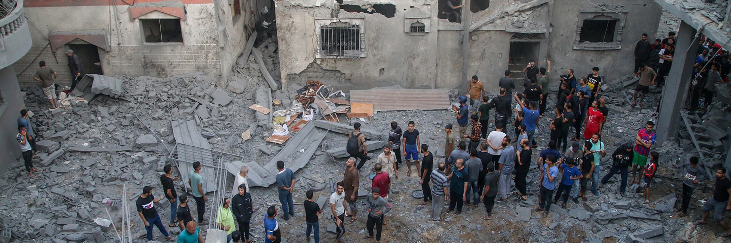 © Suche nach Opfern nach Luftangriffen im Gaza-Streifen am 19. Okt. 2023 / Ahmad Hasaballah/Getty Images