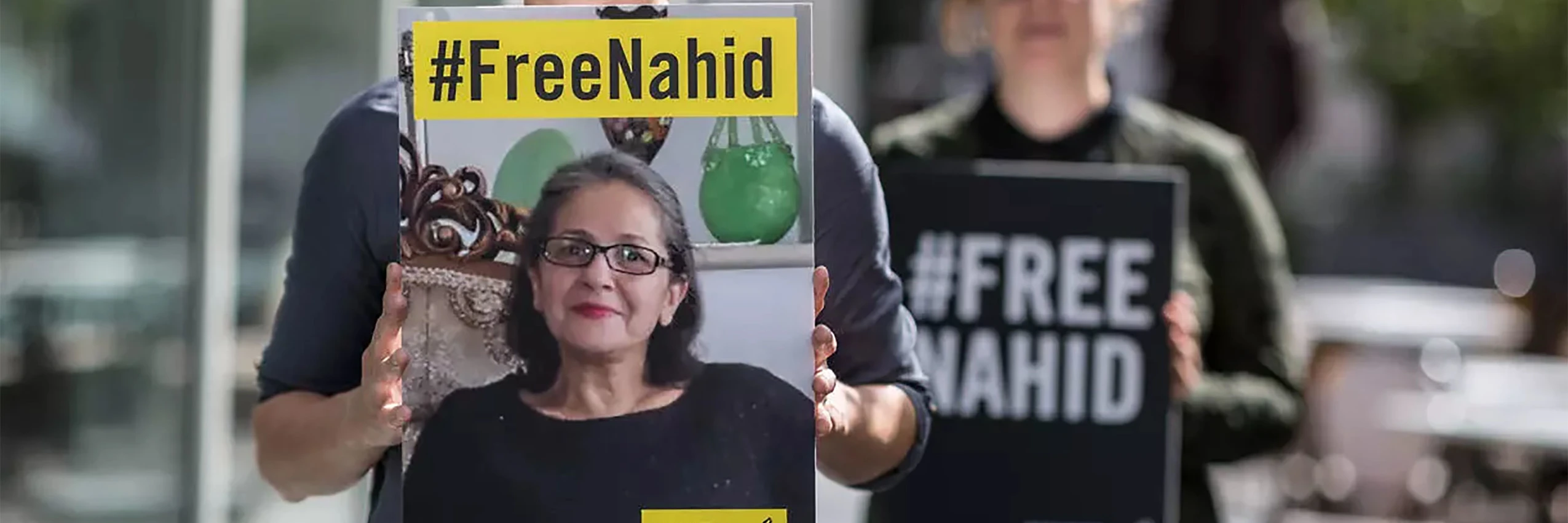 © Amnesty-Solidaritätsaktion mit der im Teheraner Evin-Gefängnis inhaftierten Deutsch-Iranerin Nahid Taghavi am 26. August 2021 in Berlin / Amnesty Deutschland / Jarek Godlewski