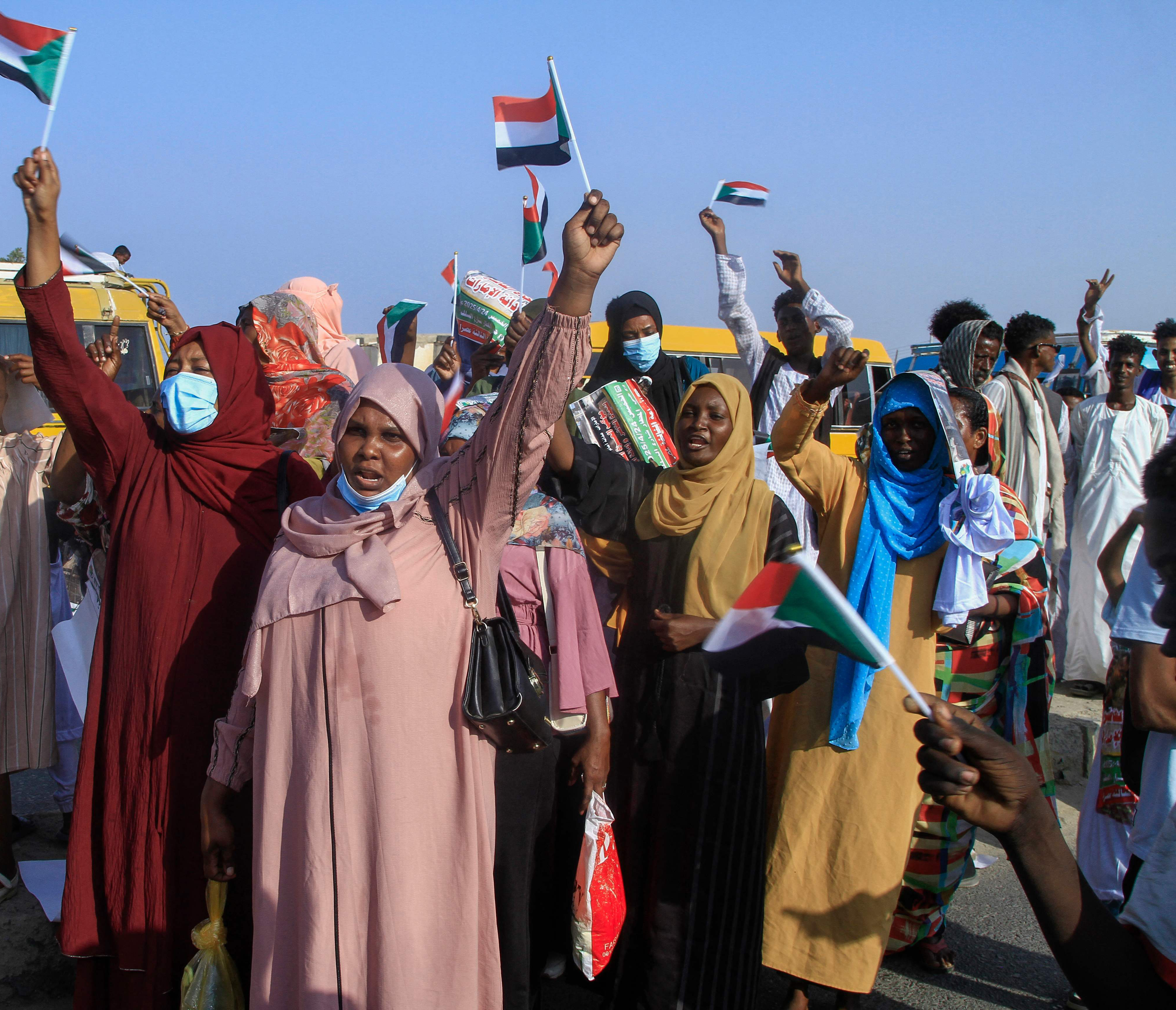 Protest gegen die Belagerung El Fashers, Bur Sudan im April 2025 © AFP / picturedesk.com