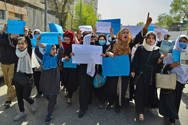 afghanistan-schulbesuch-maedchen-bildung-frauen-protest_c_AHMAD-SAHEL-ARMAN-AFP-picturedesk.com_29-03-2023_20220326_PD7015