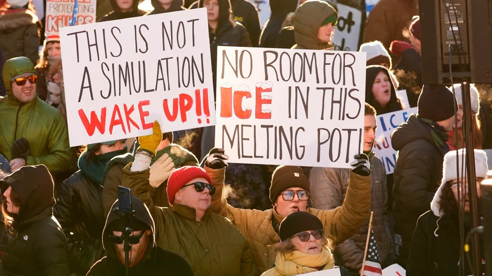 Proteste gegen Trumps Einwanderungspolitik im Jänner 2026 in Portland, Maine. © APA-Images / AP / Robert F. Bukaty