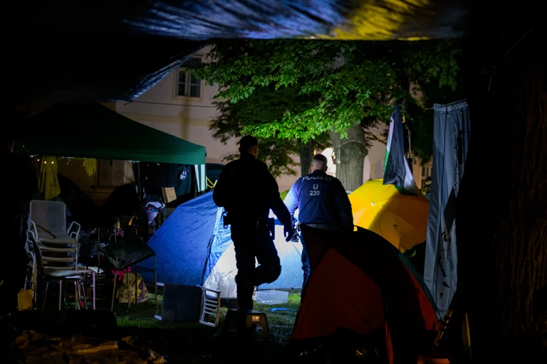 Mai 2024: Polizeibeamte bei der Auflösung des Pro-Palästina-Protestcamps auf dem Campus der Universität Wien. @ Max Slovencik/APA/picturedesk.com