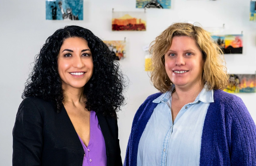 Die Amnesty International Österreich Geschäftsführung, v.l.n.r.: Shoura Zehetner-Hashemi und Stephanie Geier © Harald Wandl / Amnesty International