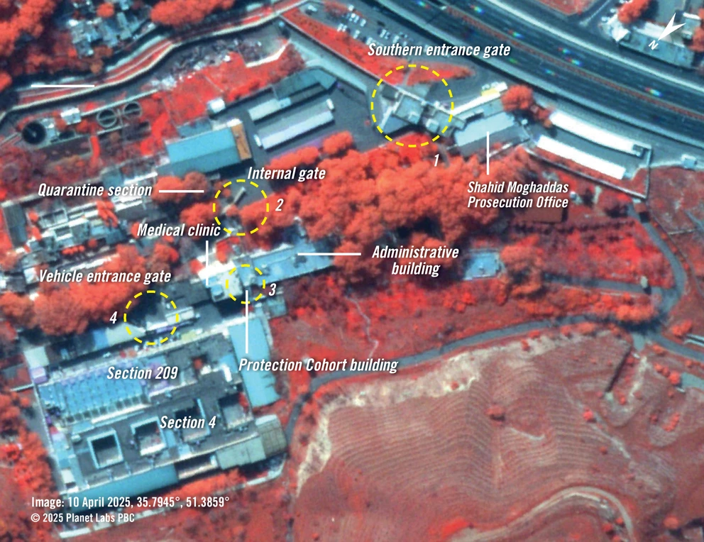 Vor und nach dem 10. April 2025 und dem 30. Juni 2025 aufgenommene Falschfarben-Satellitenbilder in Nahinfrarot zeigen die Zerstörung an vier verschiedenen Stellen im Süden und im Zentrum des Evin-Gefängnisses, wo wahrscheinlich Munition gelandet ist (dargestellt mit gelben Kreisen) und in vielen Bereichen Brandspuren (im Nahinfrarot in dunkelschwarzen Farbtönen sichtbar) zu sehen sind, die wahrscheinlich von Fahrzeugen stammen, die Feuer fingen und auf Gebäude in der Umgebung übergriffen. © Amnesty International