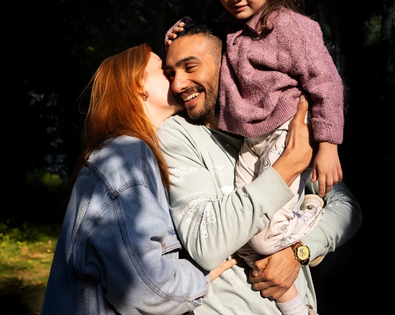 Elena, Amina und Badr nach seiner Freilassung @ privat