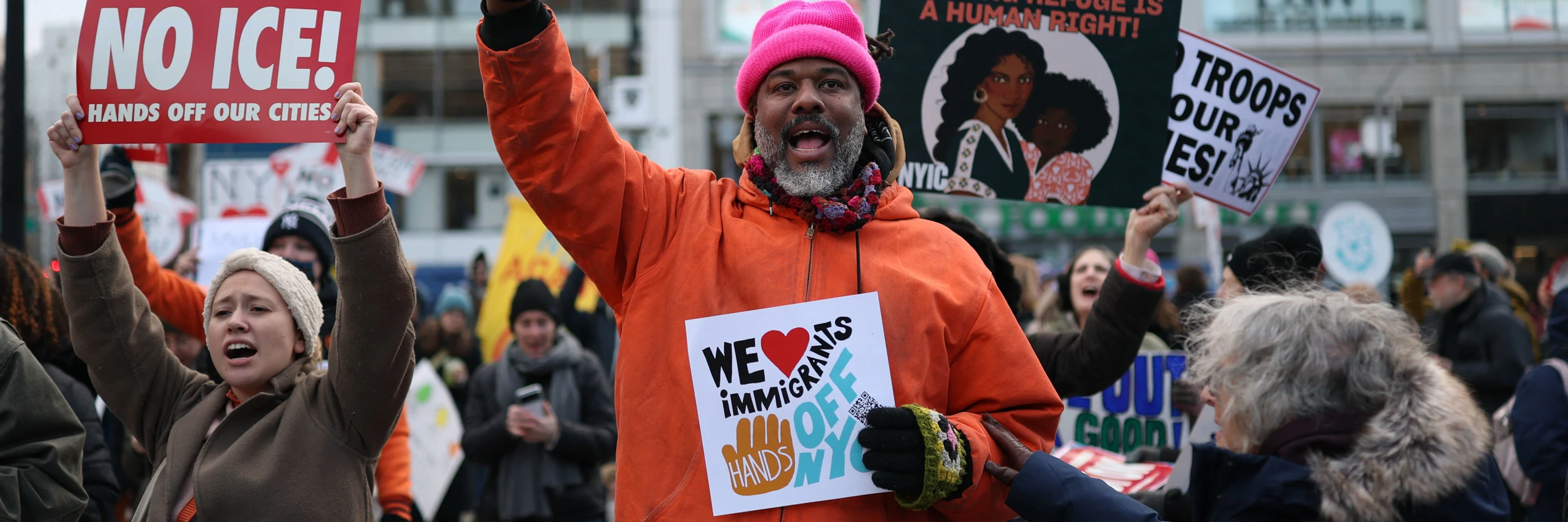 Protestierende bei einer „ICE Out“-Demonstration gegen die US-Einwanderungsbehörde (ICE) am 23. Januar 2026 in New York. © APA-Images / AFP / Angela Weiss