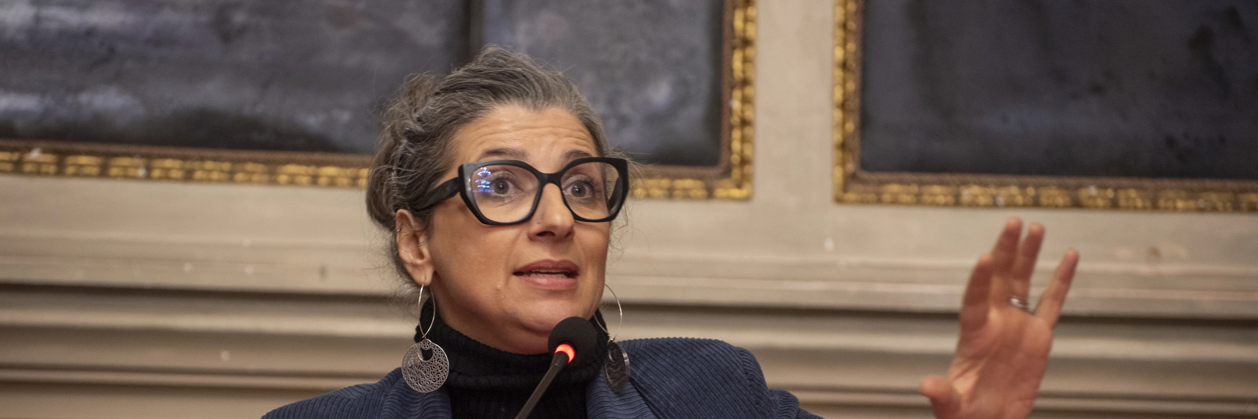 Francesca Albanese bei einer Pressekonferenz in Neapel © APA-Images / PA / Pasquale Gargano