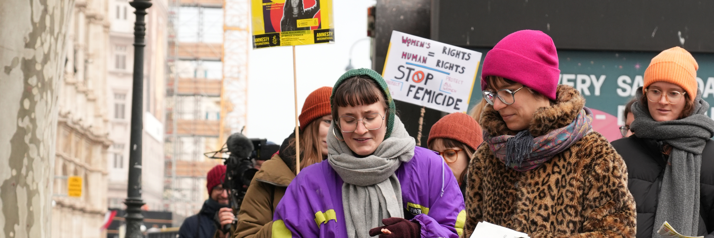 Gegen geschlechtsspezifische Gewalt: Protestaktion mit Netzwerk Frauenrechte, Frauenhetz und Catcalls of Vienna am Wiener Ring. © Amnesty International Österreich