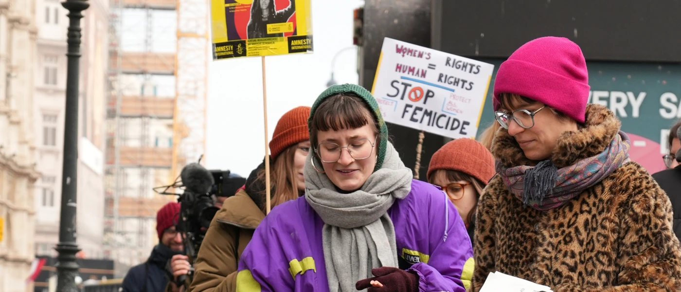 Gegen geschlechtsspezifische Gewalt: Protestaktion mit Netzwerk Frauenrechte, Frauenhetz und Catcalls of Vienna am Wiener Ring. © Amnesty International Österreich