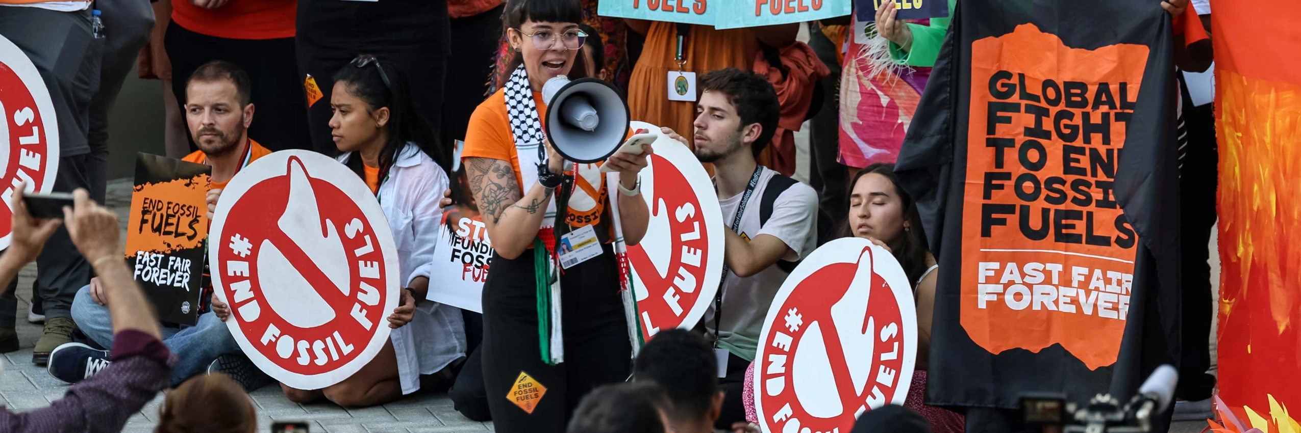 Protestierende fordern ein Ende fossiler Brennstoffe. © Dominika Zarzycka / Nurphoto