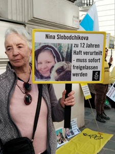 Aktion Russ Botschaft5 (1)