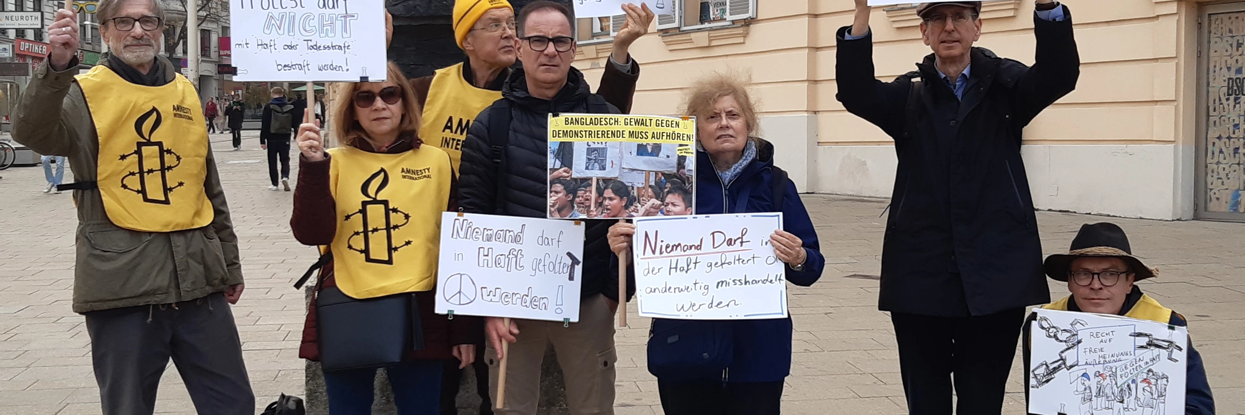 Protect The Protest Platz Der MR