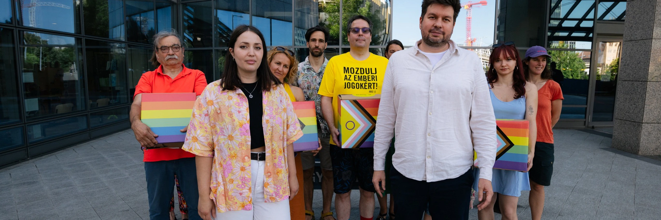 Amnesty-Delegation Ungarn mit Direktor Dávid Vig (rechts vorne): Solidarität mit der LGBTQIA+ Community © Amnesty International Ungarn