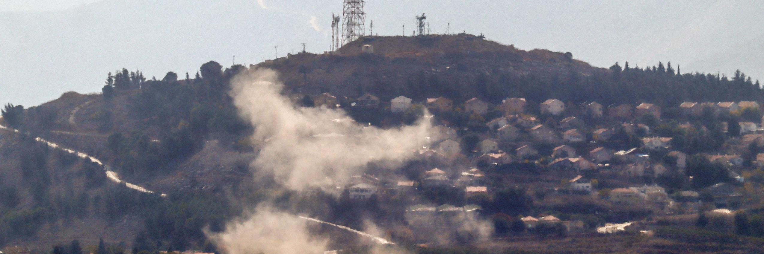 Im südlibanesischen Gebiet Marjayoun ist Rauch zu sehen, der vom Ort eines Raketenangriffs aus dem Libanon auf die israelische Stadt Metula aufsteigt, am 31. Oktober 2024, inmitten des Krieges zwischen Israel und der Hisbollah. © AFP via Getty Images