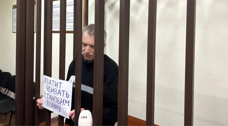 Der Anti-Kriegsaktivist Aleksei Gorinov im Gerichtssaal @ Mediazona 