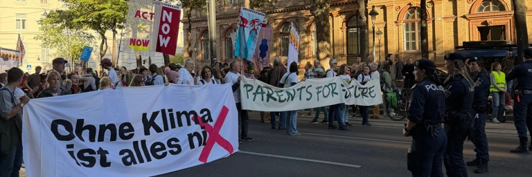 Protestierende bei der Klimademo in Wien im Oktober 2026 @ Amnesty International Österreich