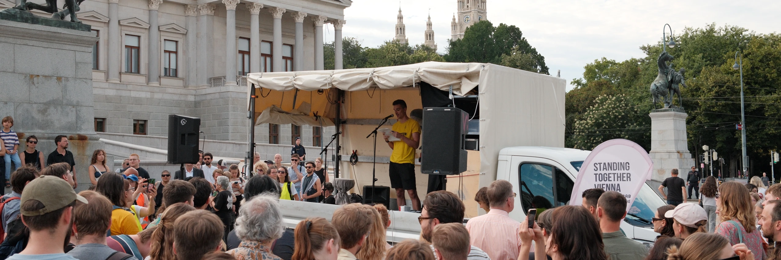 Kundgebung für ein Ende des Genozids in Gaza vor dem Parlament in Wien, 5. August 2025 © Anna Schmelzer/Amnesty International