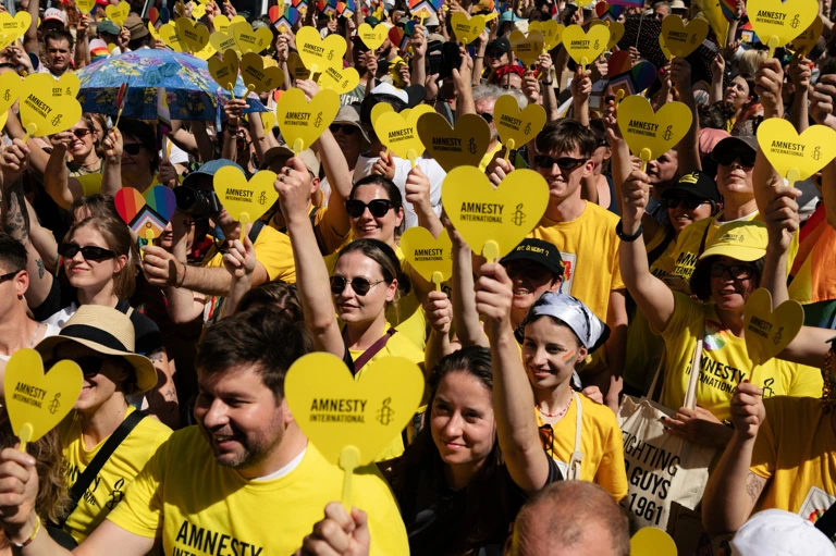 Amnesty Aktivisti 2025 bei der Budapest Pride @ Szabolcs Nagy / Amnesty International Ungarn