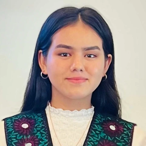 Robina Azizi ADAM 304787 1 1 C Privat