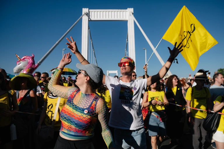 Budapest Pride 2025: Menschen demonstrieren friedlich für Gleichberechtigung und das Recht auf Versammlung @ Szabolcs Nagy