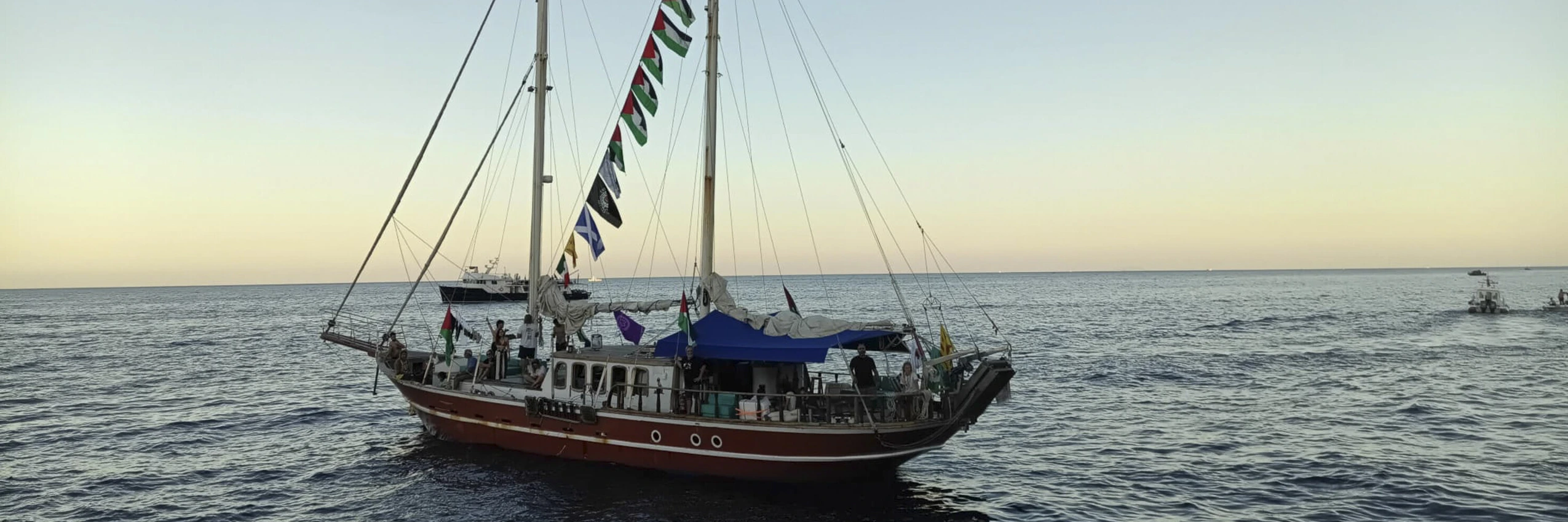 Ein Boot der Global Sumud Flotilla auf hoher See © Anadolu Via Getty Images
